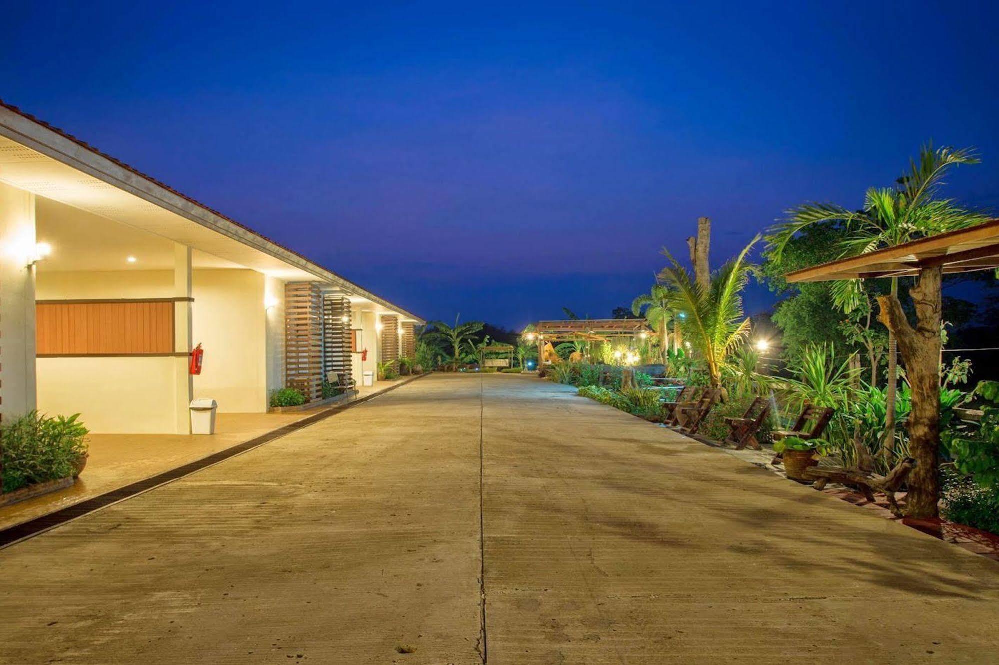 Banter Resort Buri Ram Exterior foto